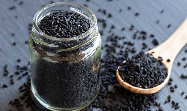 فوائد حبة البركة السوداء