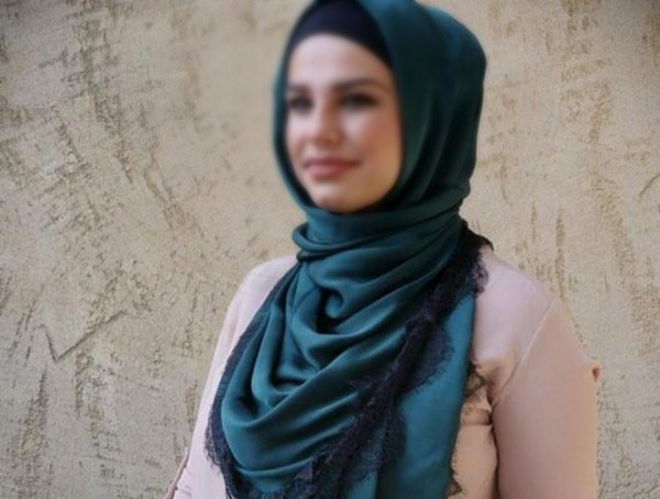 صور موديلات السكارف العريض وكيفية لبسه 7 موديلات السكارف العريض
