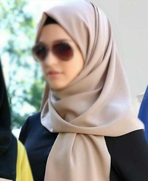 صور موديلات السكارف العريض وكيفية لبسه 8 موديلات السكارف العريض