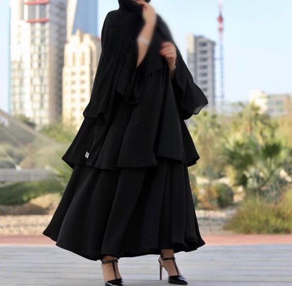 عبايات بنات