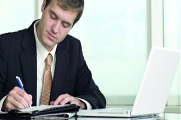 اوسبيلدونغ موظف تأمين إجتماعي