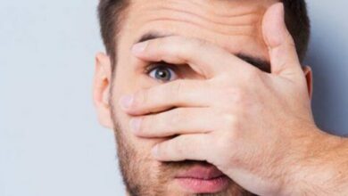 علامات الغيرة الصامتة عند الرجل