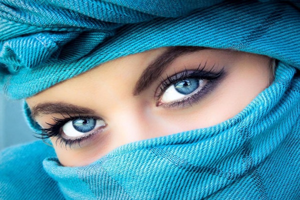 اجمل عيون زرقاء