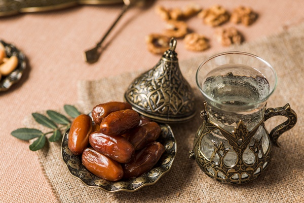 التمر طعاما للفقراء