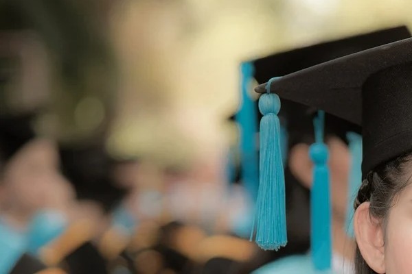 تهنئة تخرج من الجامعة