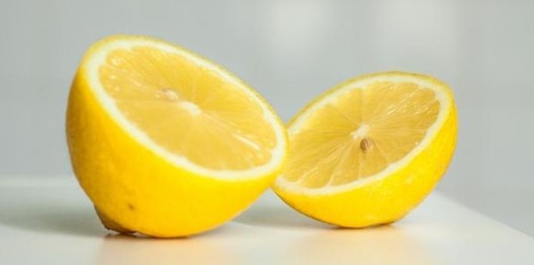 أضرار الليمون على الكبد
