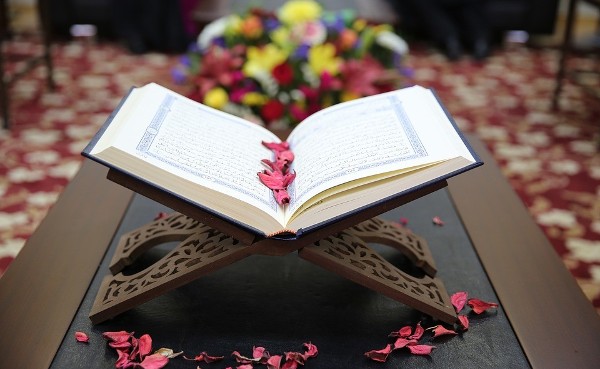 خلفيات موبايل دينية للنساء