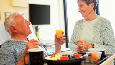 حكم إفطار المريض