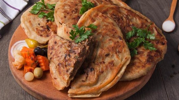 طريقة عمل عيش باللحمة فاطمة أبو حاتي