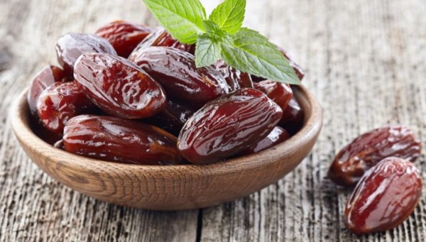 ما هى فوائد التمر علي الريق ؟