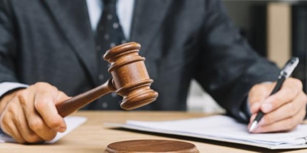 معلومات عن أوسبيلدونغ كاتب عدل