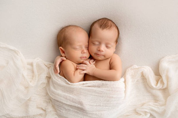اجمل صور اطفال توأم14