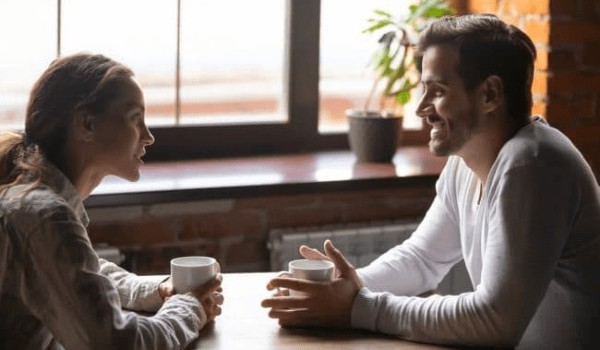 مواضيع التحدث مع فتاة على الهاتف