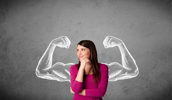كيف أكون مختلفة عن الأخريات